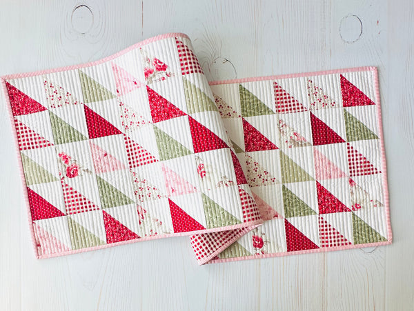 Vintage Market Runner - Christmas